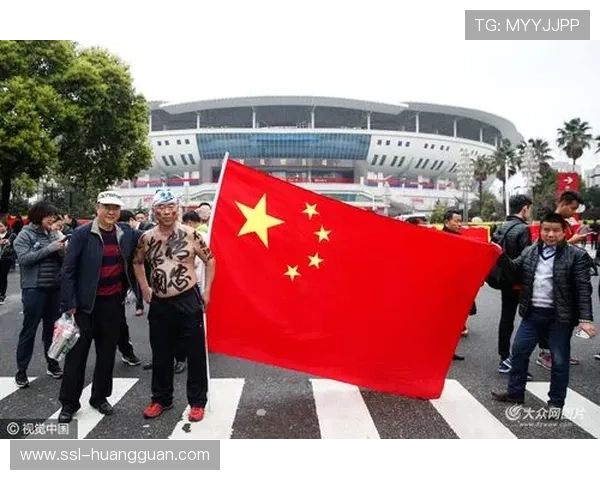 球迷场外抗议高票价，西甲联盟承诺重新评估